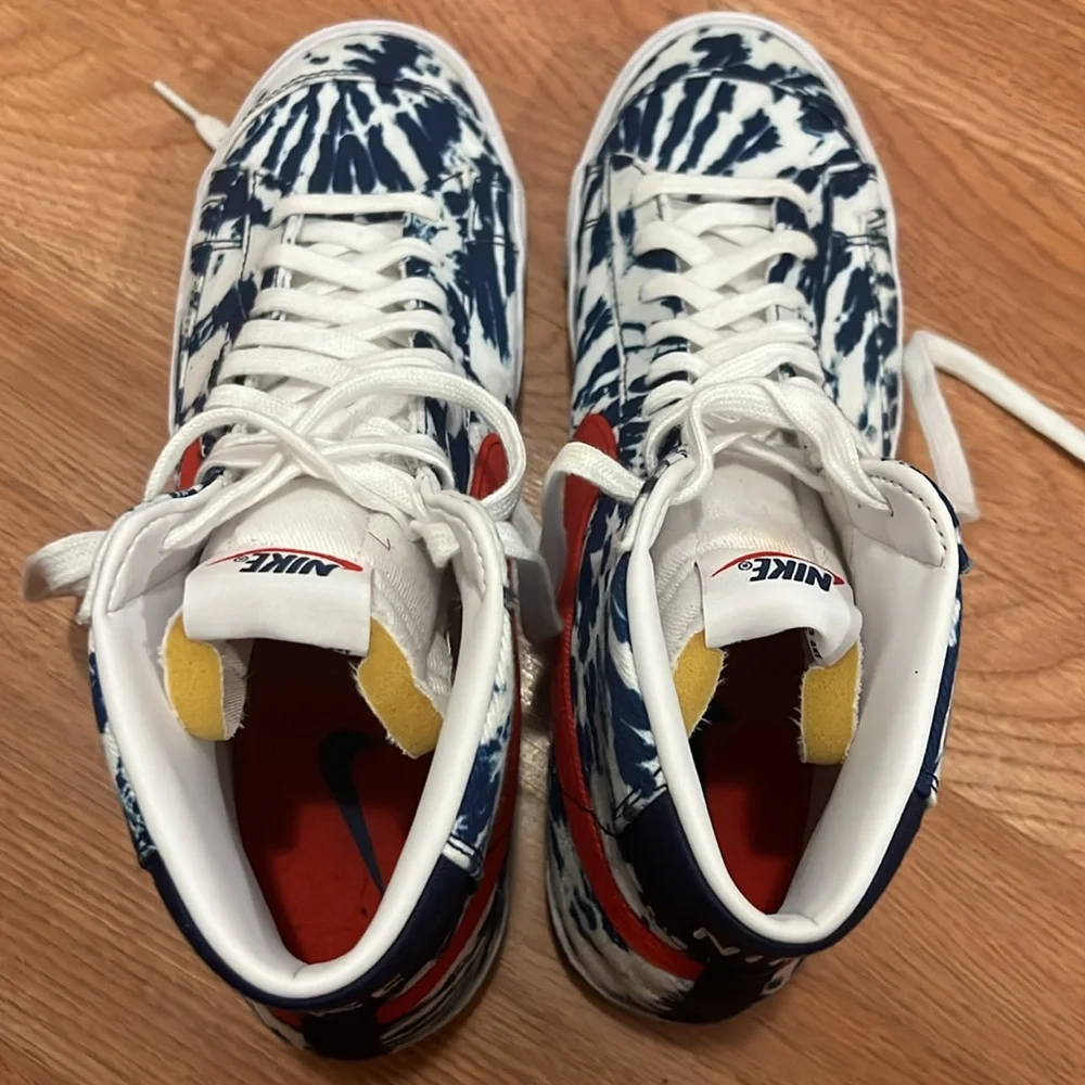 Nike Men’s High-Top Sneakers White Navy with Red Swoosh